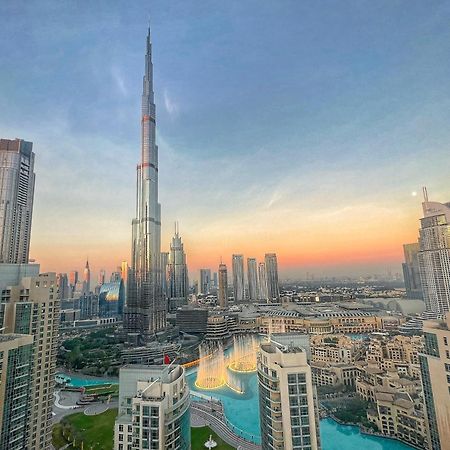 Prestige Living 2Br With Full Burj Khalifa And Fountain View By Auberge Дубай Екстериор снимка