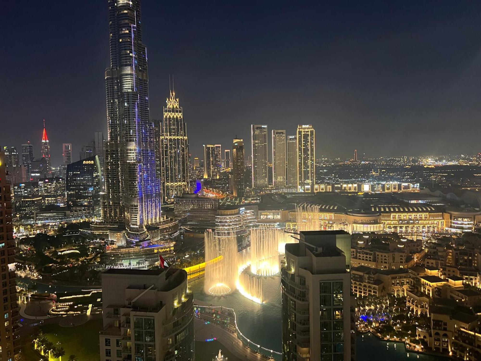 Prestige Living 2Br With Full Burj Khalifa And Fountain View By Auberge Дубай Екстериор снимка