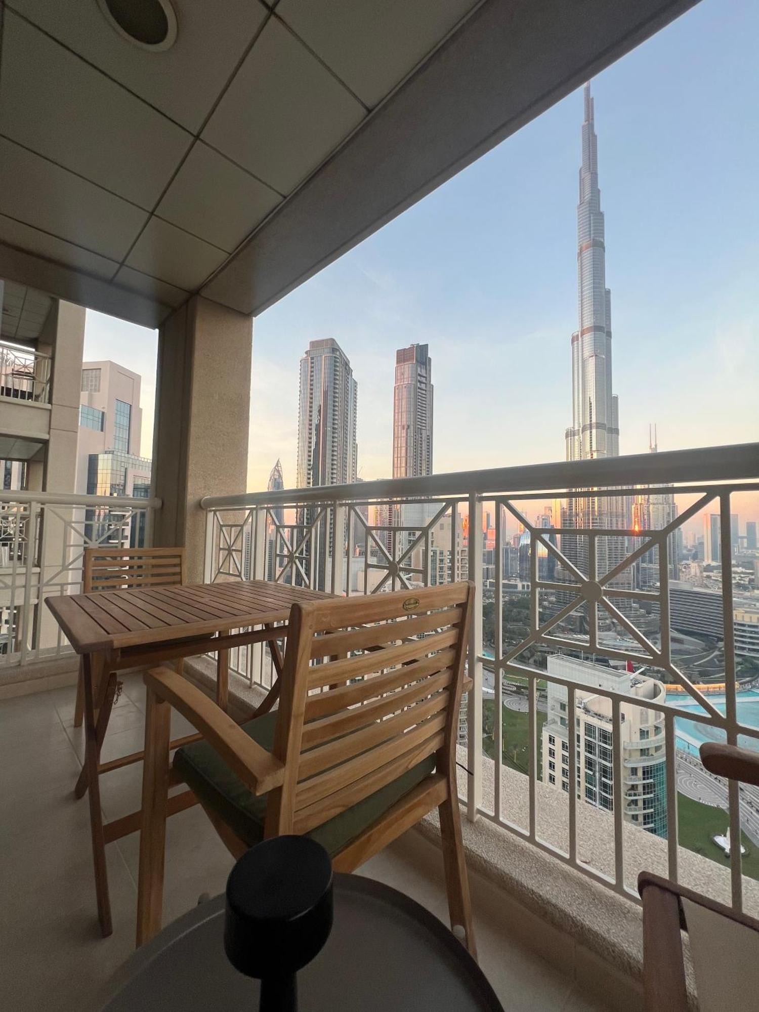 Prestige Living 2Br With Full Burj Khalifa And Fountain View By Auberge Дубай Екстериор снимка