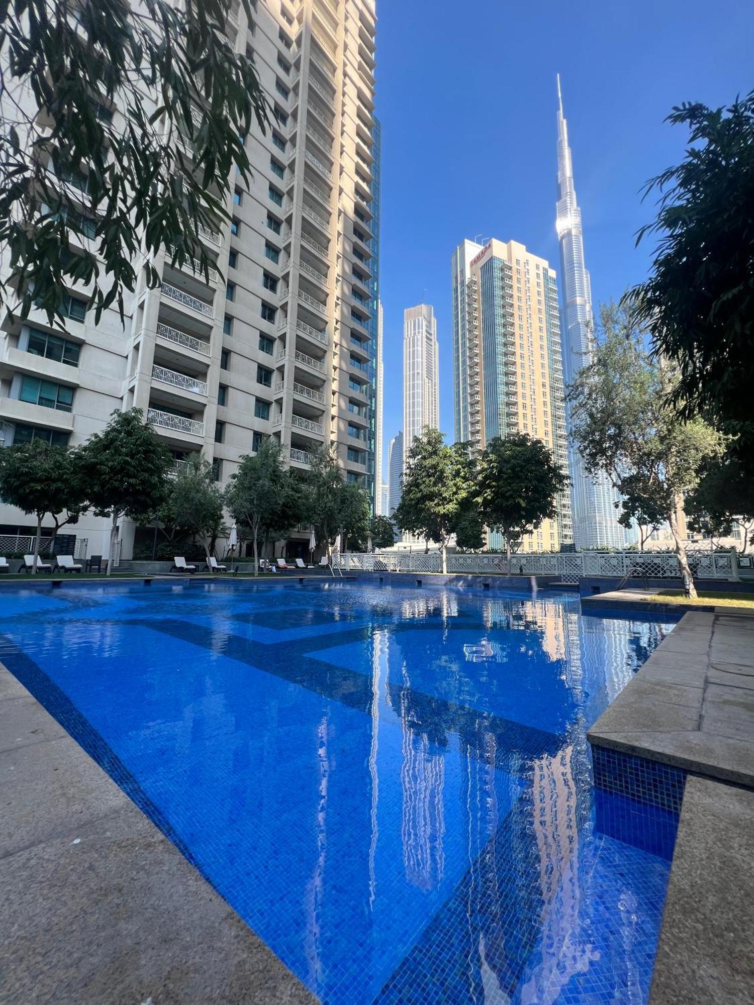 Prestige Living 2Br With Full Burj Khalifa And Fountain View By Auberge Дубай Екстериор снимка
